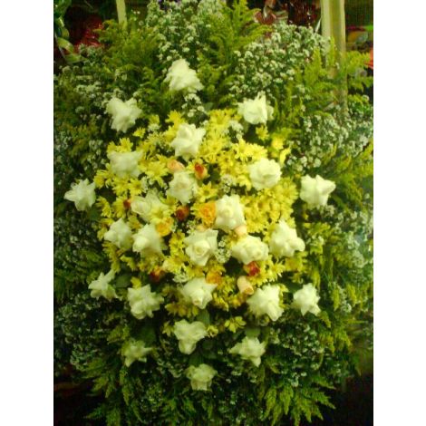 Coroa de Rosas e Flores do Campo